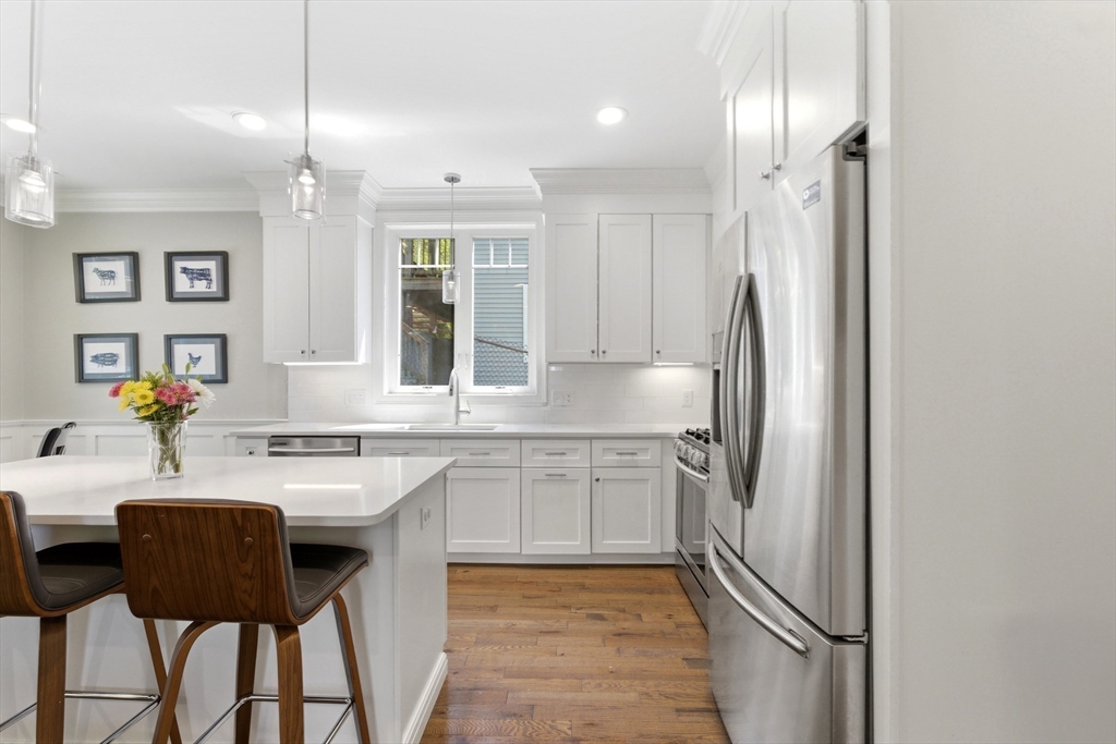 33 Charles Street, Unit 33 Watertown, MA 02472 - Photo 5 of 32