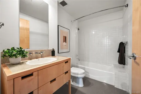$785,000 | 2100 16th St Mall, Unit 606, Denver, CO 80202