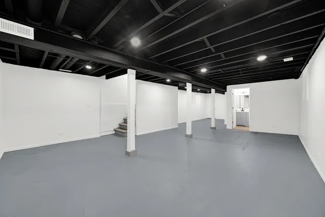 $400,000 | 4216 West West End Avenue, Chicago, IL 60624