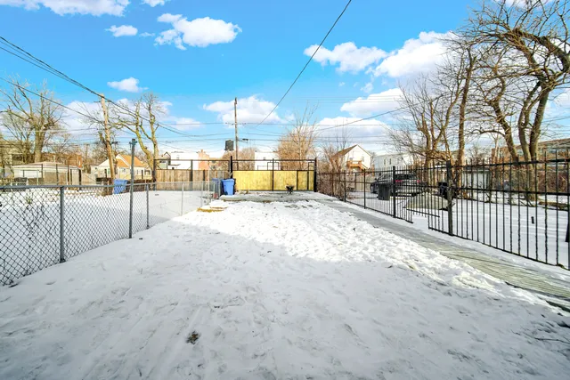 $400,000 | 4216 West West End Avenue, Chicago, IL 60624