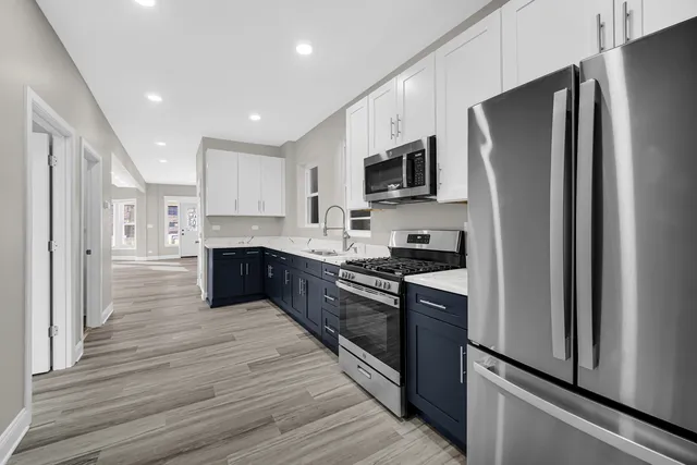 $400,000 | 4216 West West End Avenue, Chicago, IL 60624