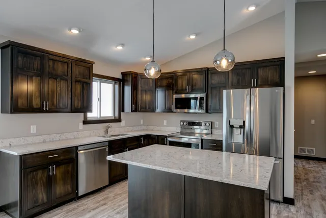 $332,900 | 492 Coyote Way, New Richmond, WI 54017