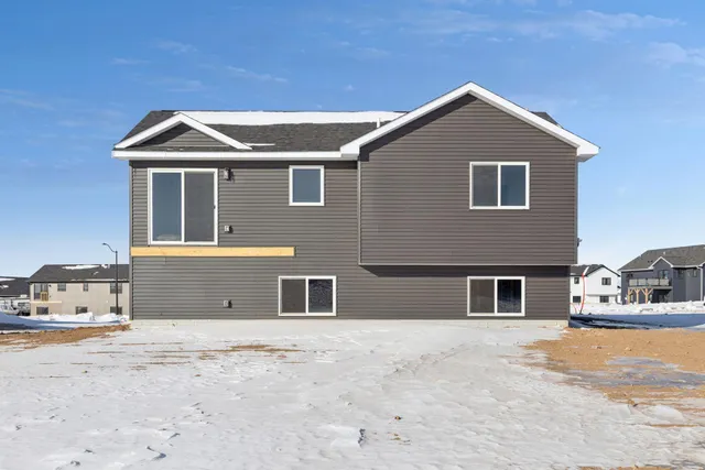 $342,900 | 492 Coyote Way, New Richmond, WI 54017