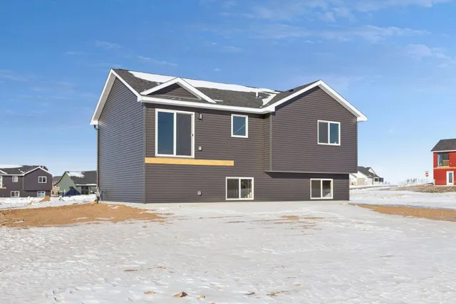$342,900 | 492 Coyote Way, New Richmond, WI 54017
