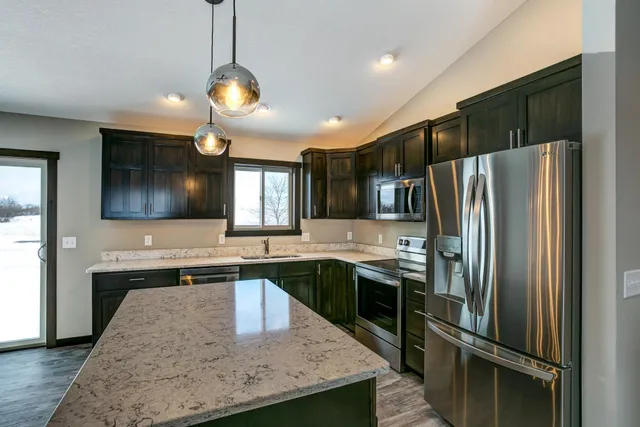 $332,900 | 492 Coyote Way, New Richmond, WI 54017