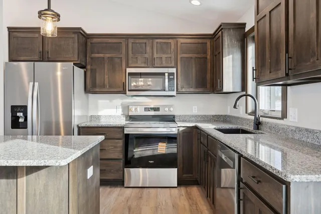 $342,900 | 492 Coyote Way, New Richmond, WI 54017