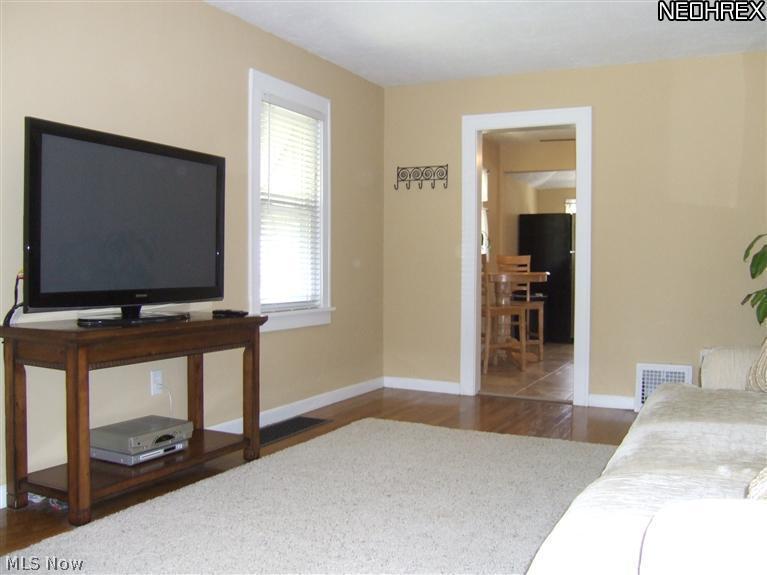 186 Sprague Road Berea, OH 44017 - Photo 3 of 21 Gallery Image 3