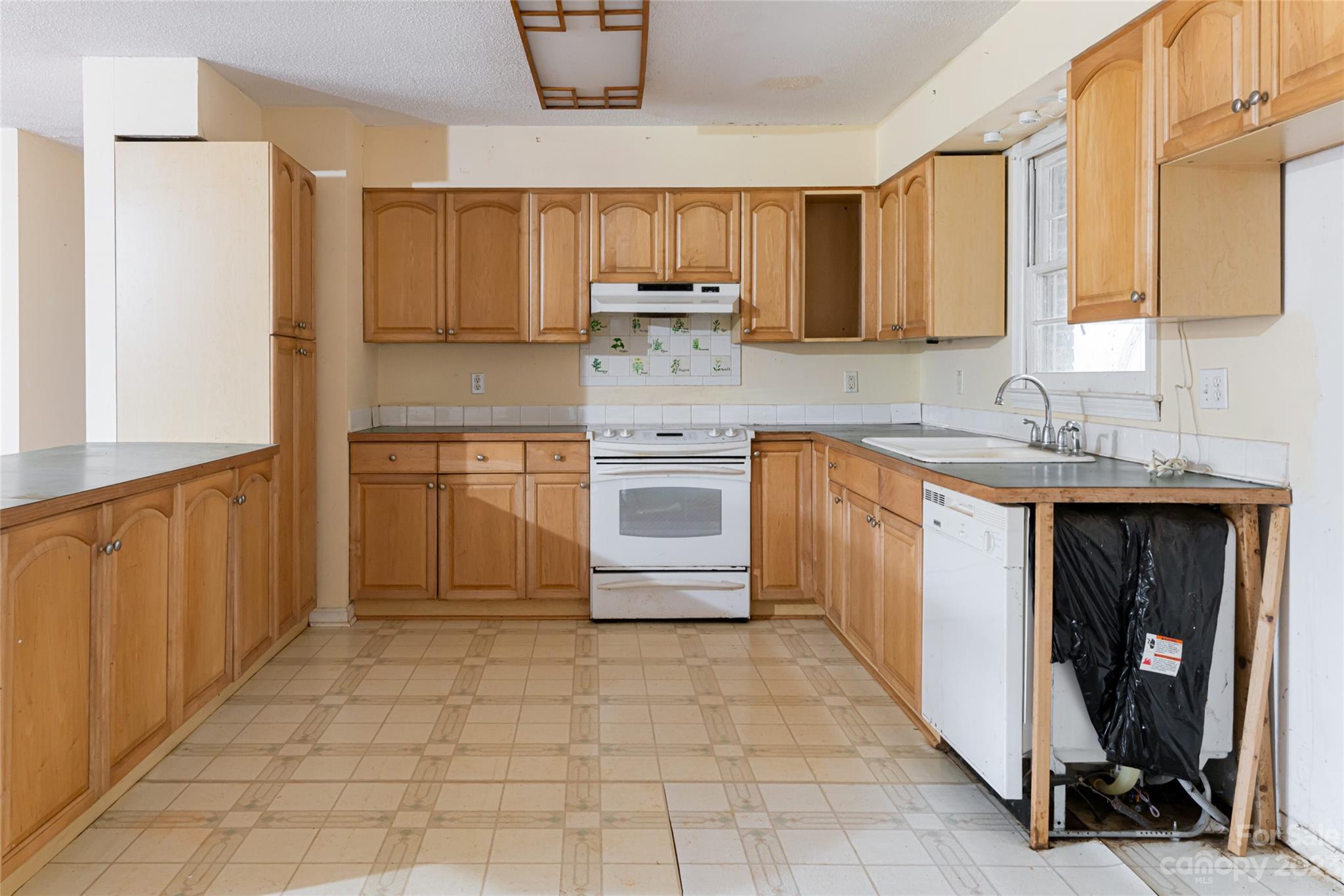 395 Golf Course Road Old Fort, NC 28762 - Photo 11 of 24 Gallery Image 11