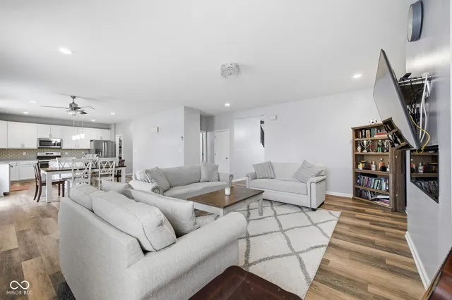 $427,000 | 8223 Morera Court, Indianapolis, IN 46237