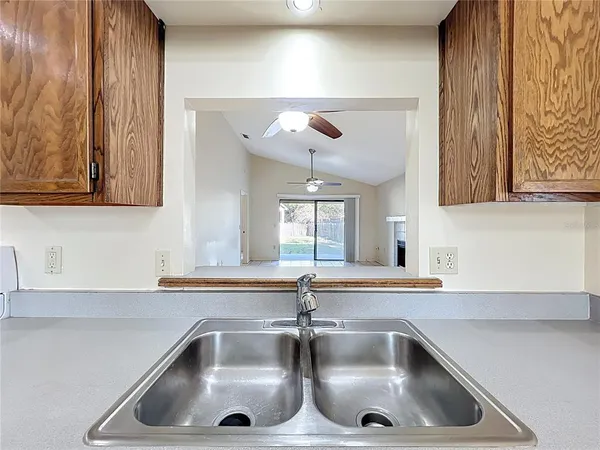 $1,900 | 4370 Sandhurst Drive, Orlando, FL 32817