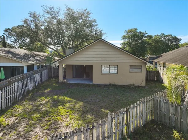 $1,900 | 4370 Sandhurst Drive, Orlando, FL 32817