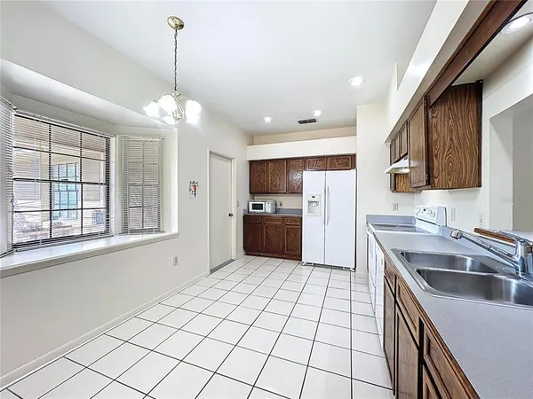 $1,900 | 4370 Sandhurst Drive, Orlando, FL 32817