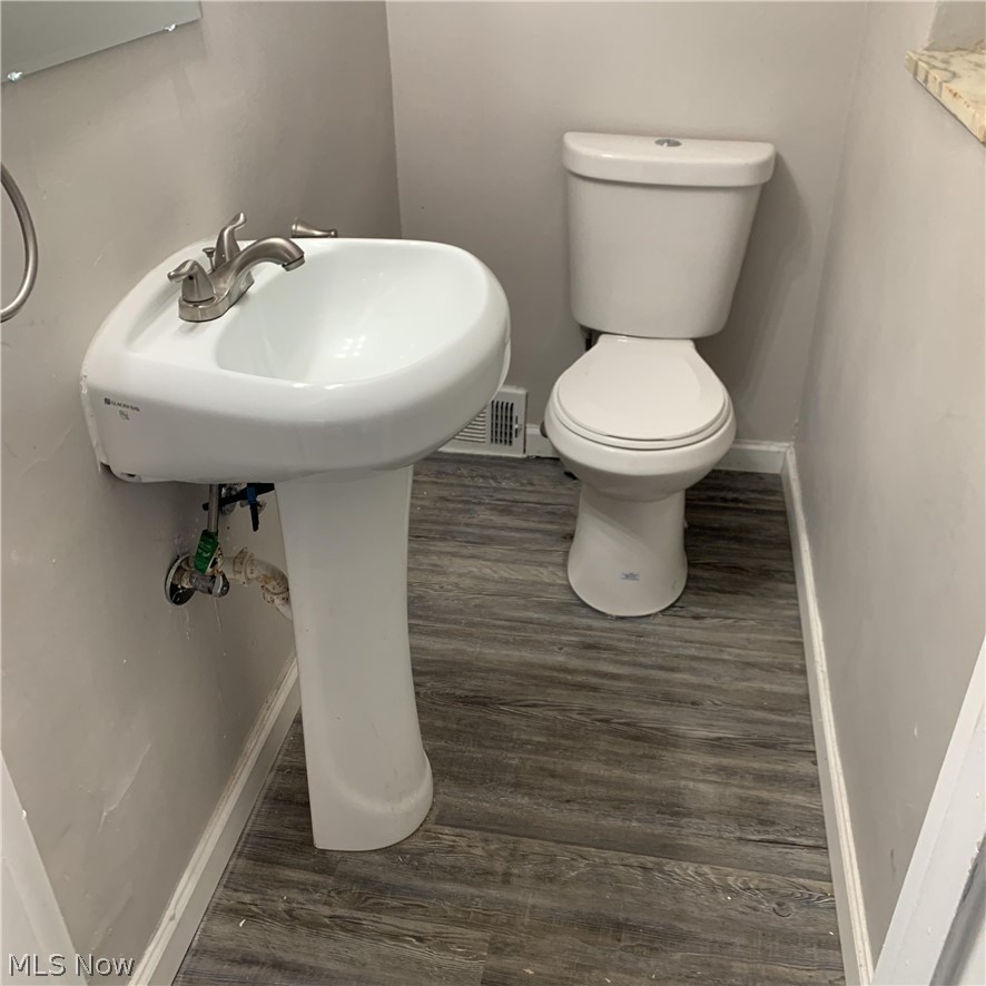 15901 Glynn Road Cleveland, OH 44112 - Photo 18 of 26 Gallery Image 18
