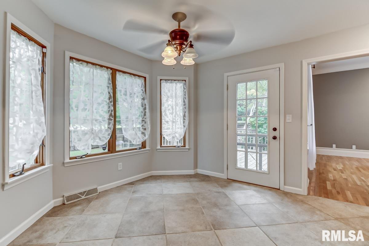 303 Bristol Road Chatham, IL 62629 - Photo 12 of 44 Gallery Image 12