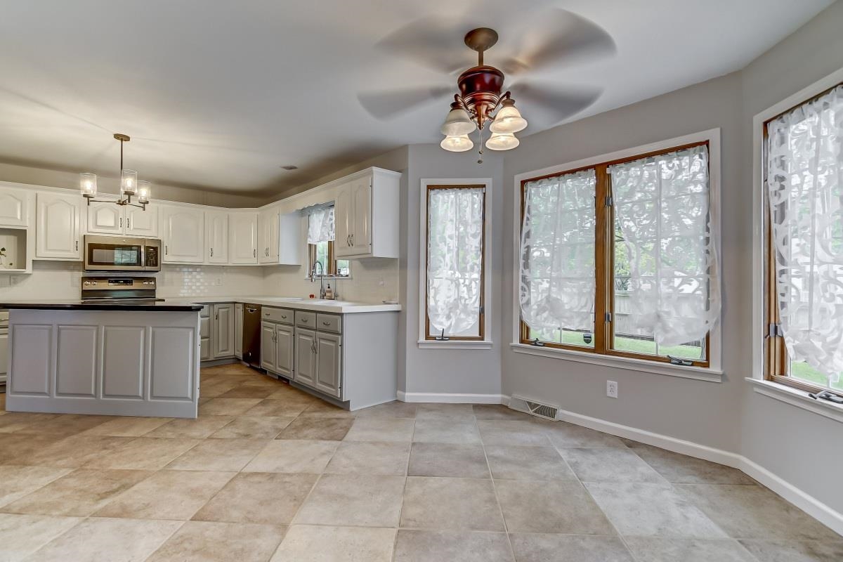 303 Bristol Road Chatham, IL 62629 - Photo 14 of 44 Gallery Image 14