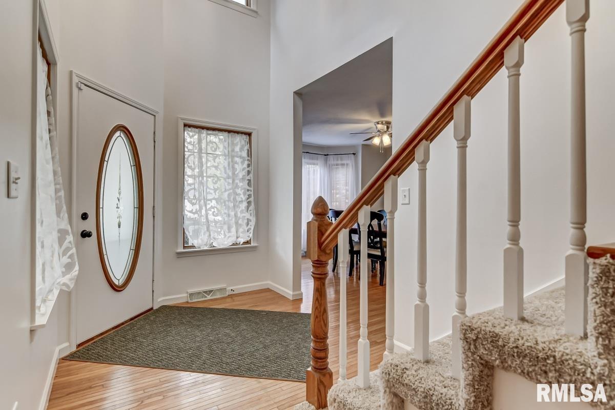 303 Bristol Road Chatham, IL 62629 - Photo 4 of 44 Gallery Image 4