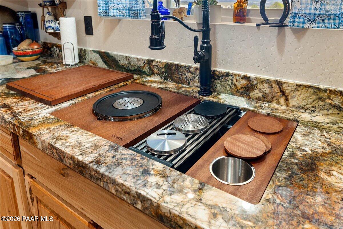 24720 North Rj Way Paulden, AZ 86334 - Photo 19 of 46 Kitchen sink with all attachments