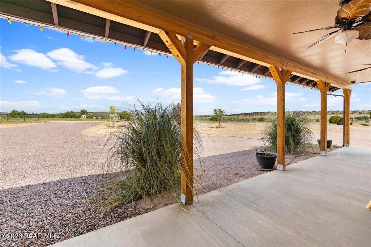 24720 North Rj Way Paulden, AZ 86334 - Photo 6 of 46 06-Front