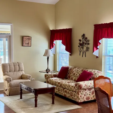 $274,900 | 97 West Essington Drive, Round Lake, IL 60073