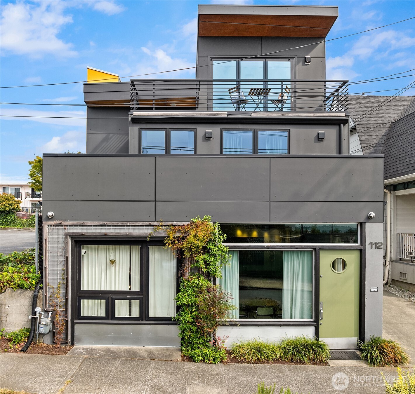 112 18th Avenue Seattle, WA 98122 - Photo 27 of 30 a front view of a house