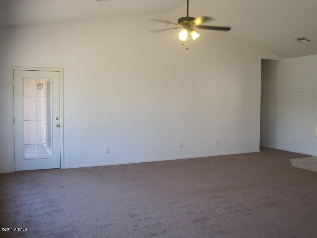 2622 East Pecan Road Phoenix, AZ 85040 - Photo 3 of 9 Pecan living room