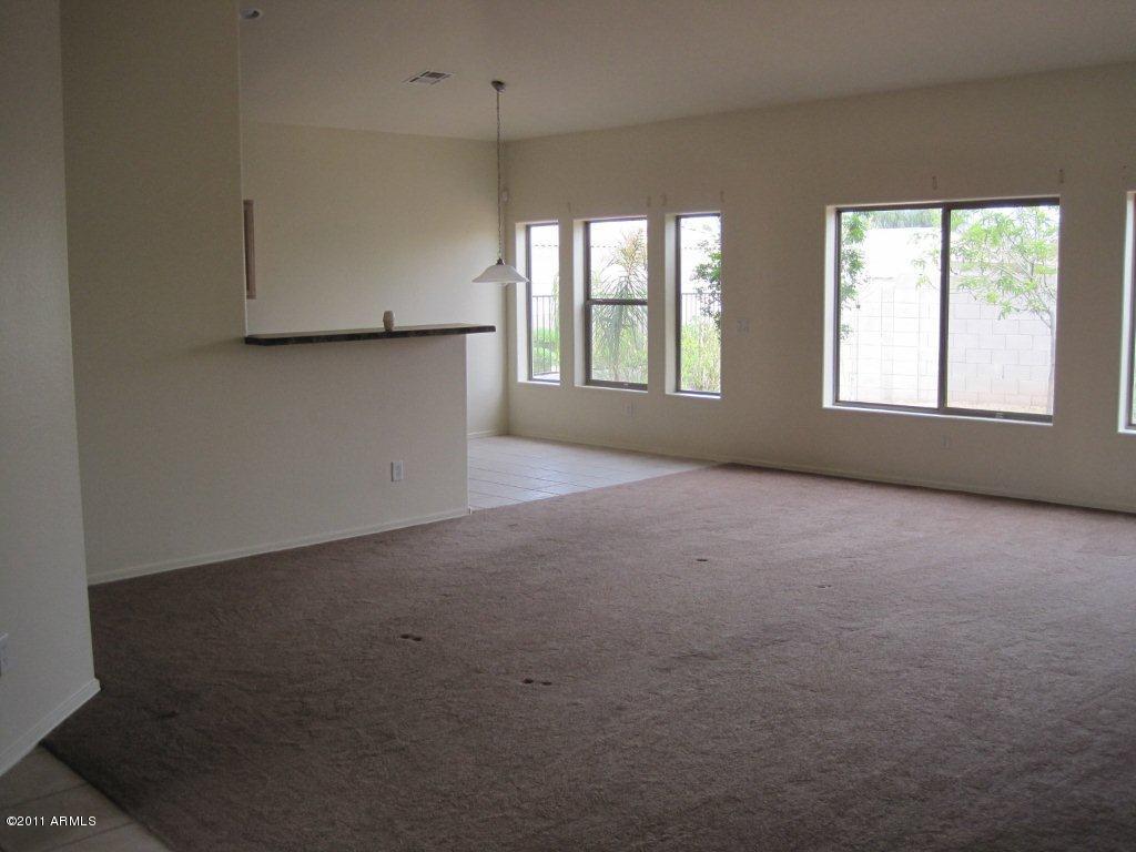 2622 East Pecan Road Phoenix, AZ 85040 - Photo 4 of 9 Pecan Liv-Kitch
