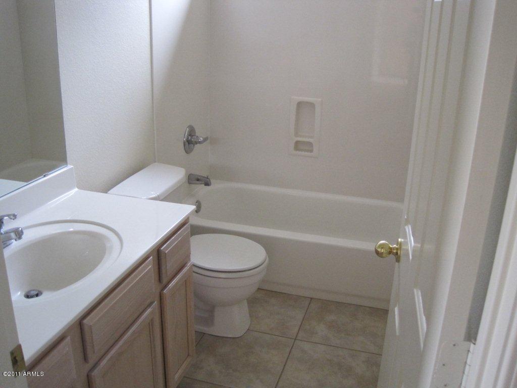2622 East Pecan Road Phoenix, AZ 85040 - Photo 6 of 9 Pecan Hall bath