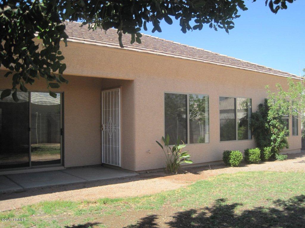 2622 East Pecan Road Phoenix, AZ 85040 - Photo 8 of 9 Pecan rear view