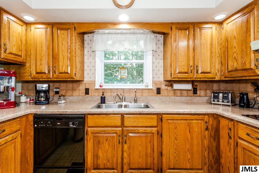 615 Blackman Road Jackson, MI 49201 - Photo 21 of 36 Photo 21