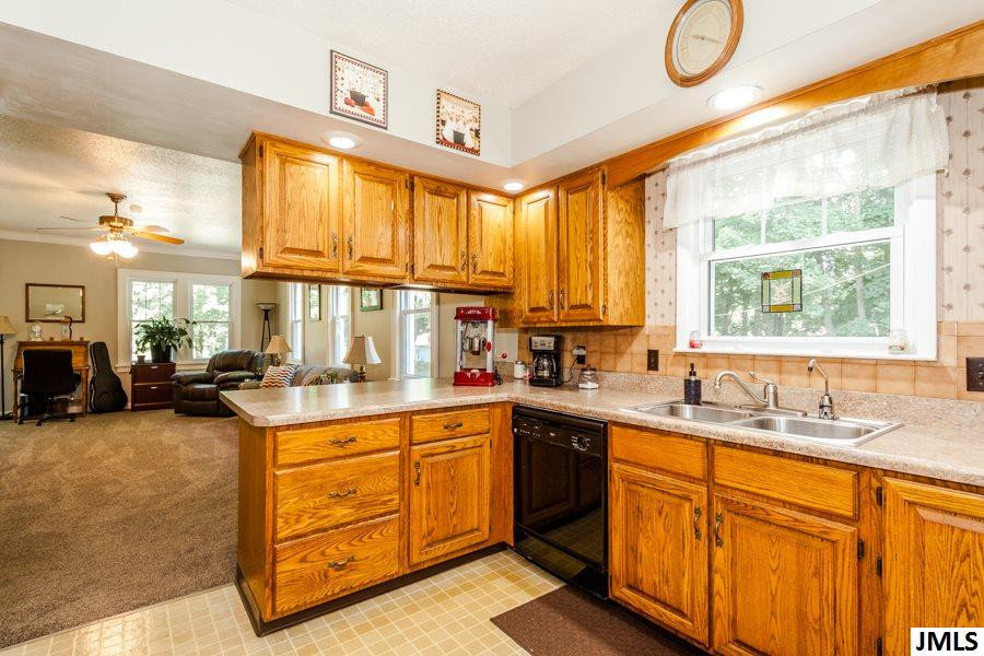 615 Blackman Road Jackson, MI 49201 - Photo 8 of 36 Photo 8