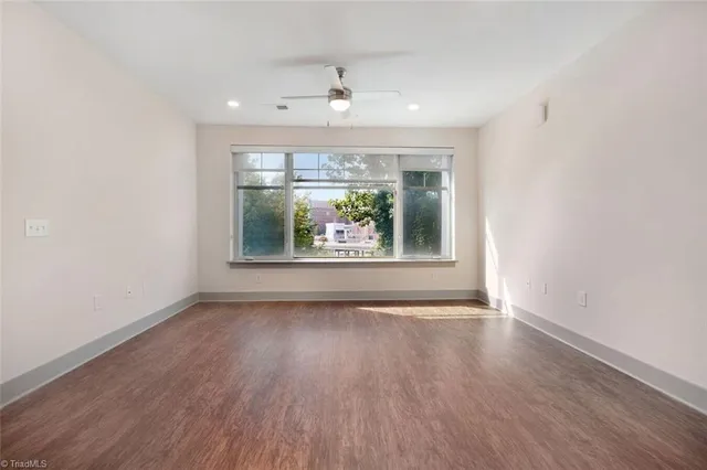 $1,525 | 111 Edgeway Drive, Unit B2, Winston-Salem, NC 27104