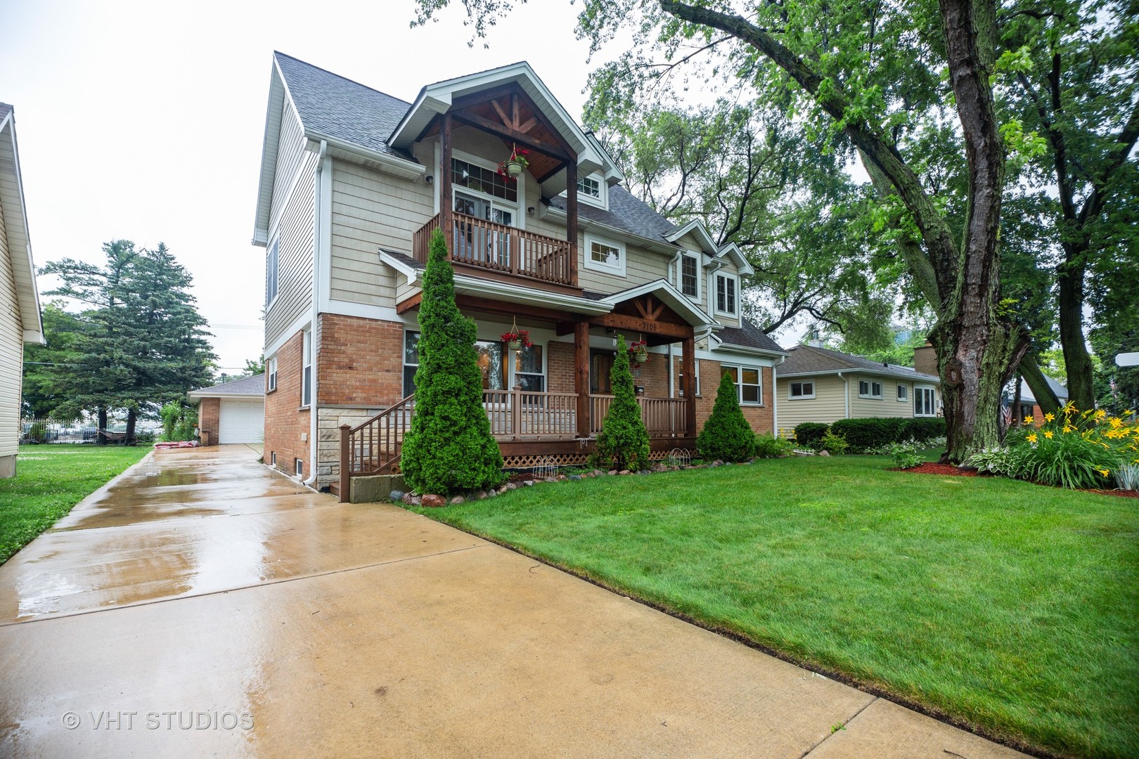 3105 Patton Drive Des Plaines, IL 60018 - Photo 2 of 27 a view of a big yard with plants and large trees