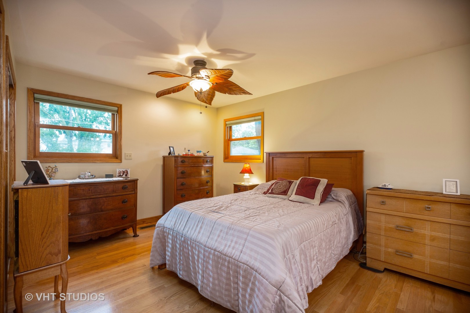 3105 Patton Drive Des Plaines, IL 60018 - Photo 11 of 27 a bed room with a bed and a dresser