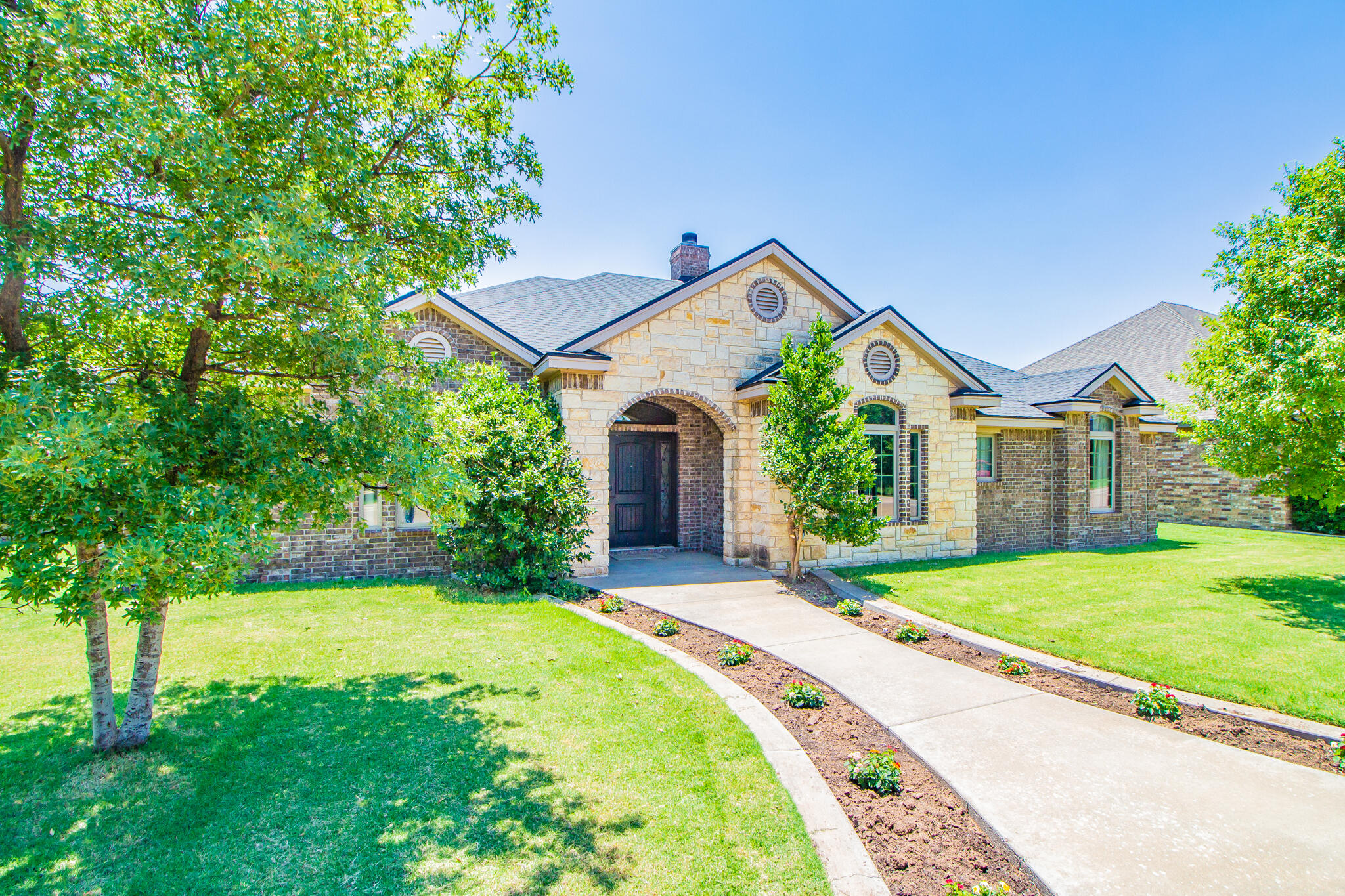 6103 95th Street Lubbock, TX 79424 - Photo 2 of 31 IMG_9505