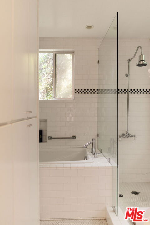 8322 Ridpath Drive Los Angeles, CA 90046 - Photo 13 of 22 Gallery Image 13
