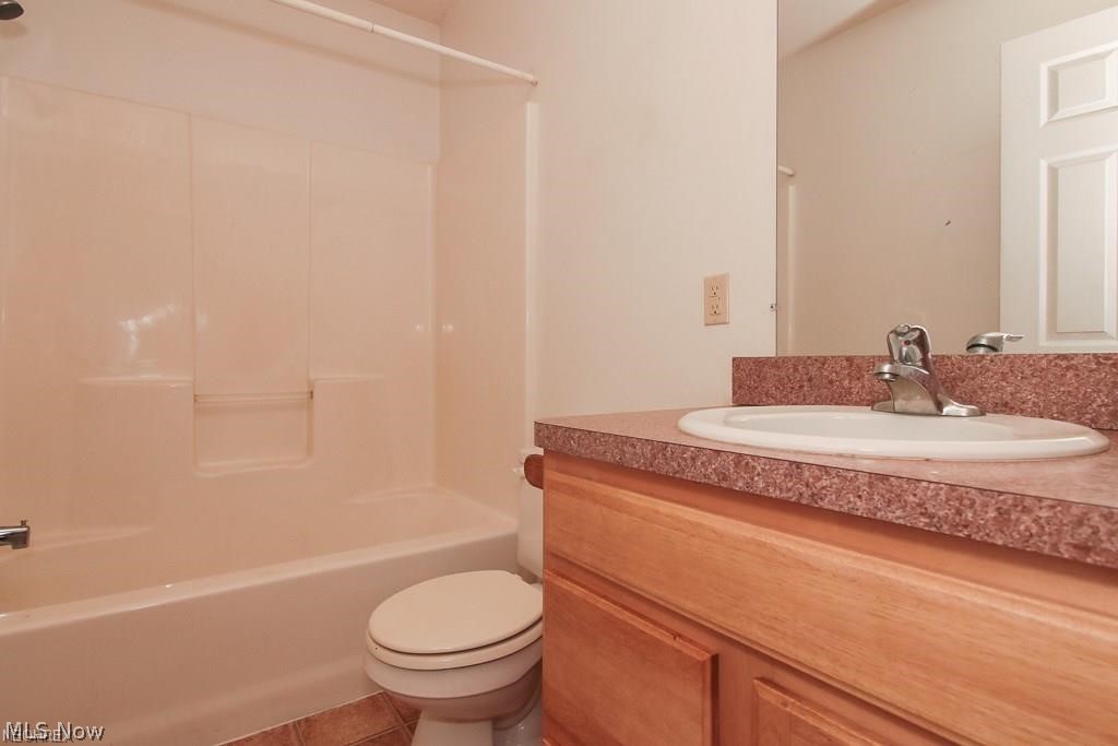 247 Oberlin Road Elyria, OH 44035 - Photo 7 of 9 Gallery Image 7