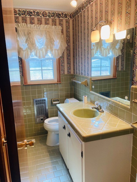 53 Old Quick Road Fayetteville, TN 37334 - Photo 15 of 18 a bathroom with a sink toilet and shower