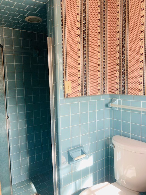 53 Old Quick Road Fayetteville, TN 37334 - Photo 18 of 18 a bathroom with a shower