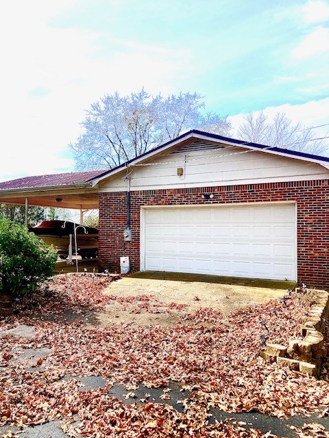 53 Old Quick Road Fayetteville, TN 37334 - Photo 2 of 18 a front view of a house with a yard