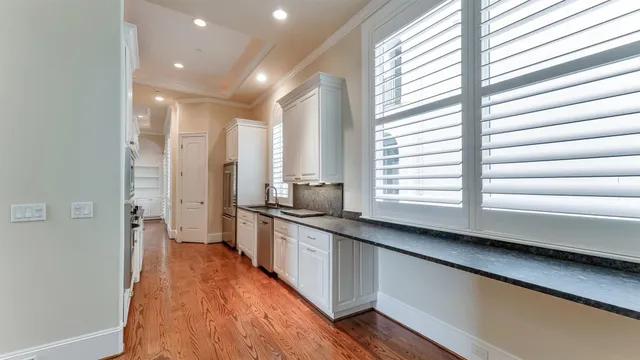 $7,500 | 1700 Sunset Boulevard, Unit E, Houston, TX 77005