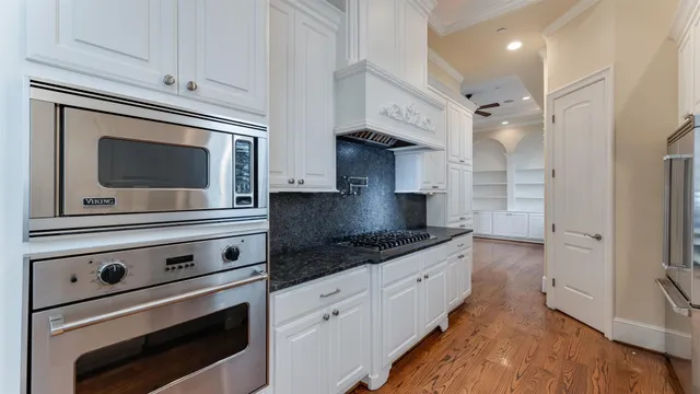 $7,500 | 1700 Sunset Boulevard, Unit E, Houston, TX 77005