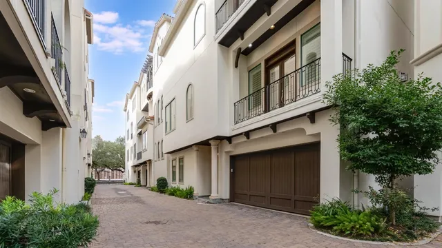 $7,500 | 1700 Sunset Boulevard, Unit E, Houston, TX 77005