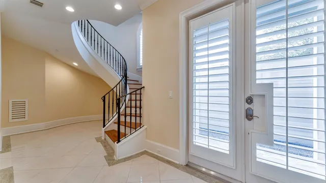 $7,500 | 1700 Sunset Boulevard, Unit E, Houston, TX 77005