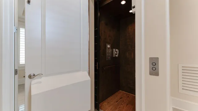 $7,500 | 1700 Sunset Boulevard, Unit E, Houston, TX 77005