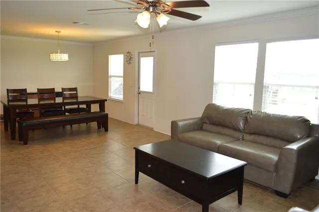 $2,175 | 5812 Minch Road, Austin, TX 78754