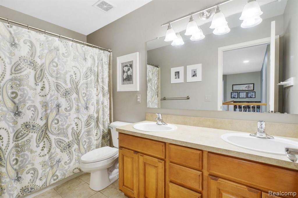 648 Wade Court Rochester Hills, MI 48307 - Photo 32 of 45