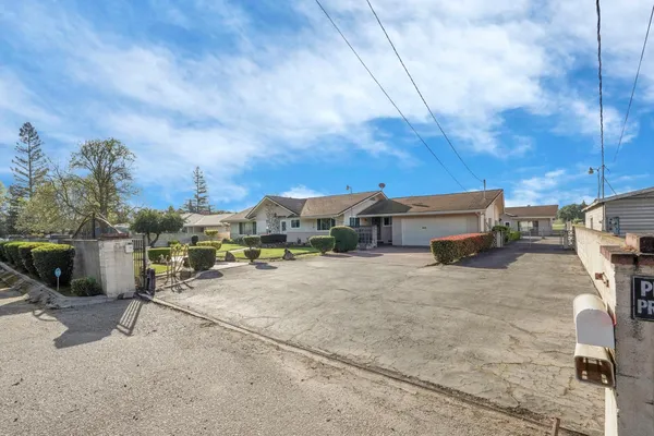 $559,000 | 4678 East Woodbridge Road, Acampo, CA 95220