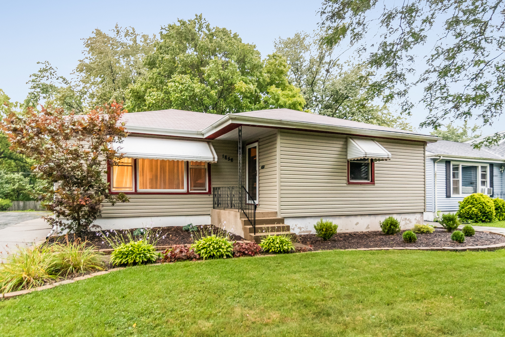1656 Linden Road Homewood, IL 60430 - Photo 1 of 24
