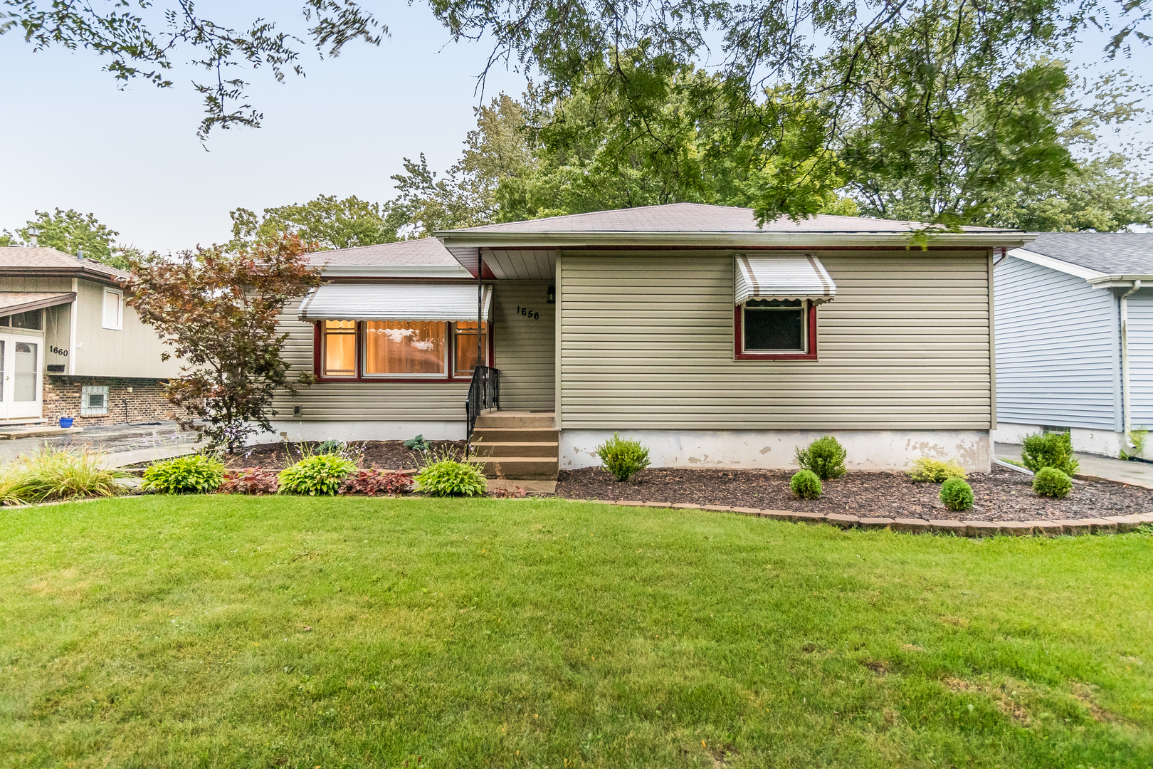 1656 Linden Road Homewood, IL 60430 - Photo 2 of 24