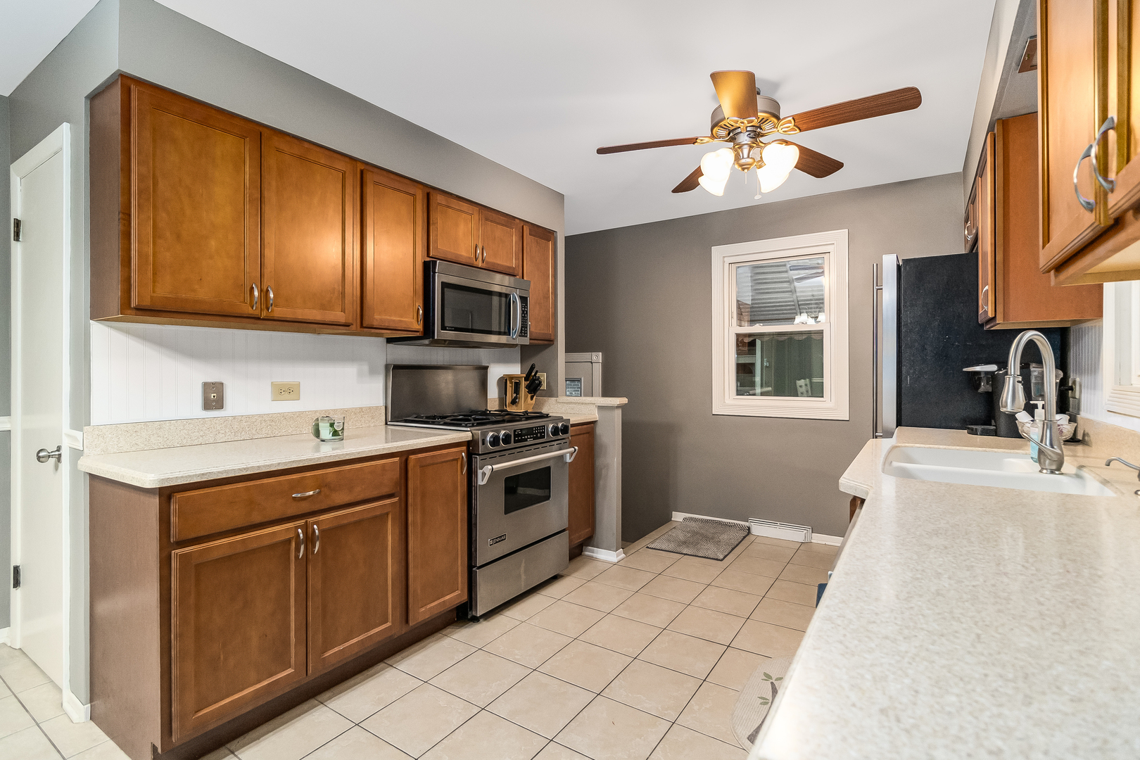 1656 Linden Road Homewood, IL 60430 - Photo 6 of 24